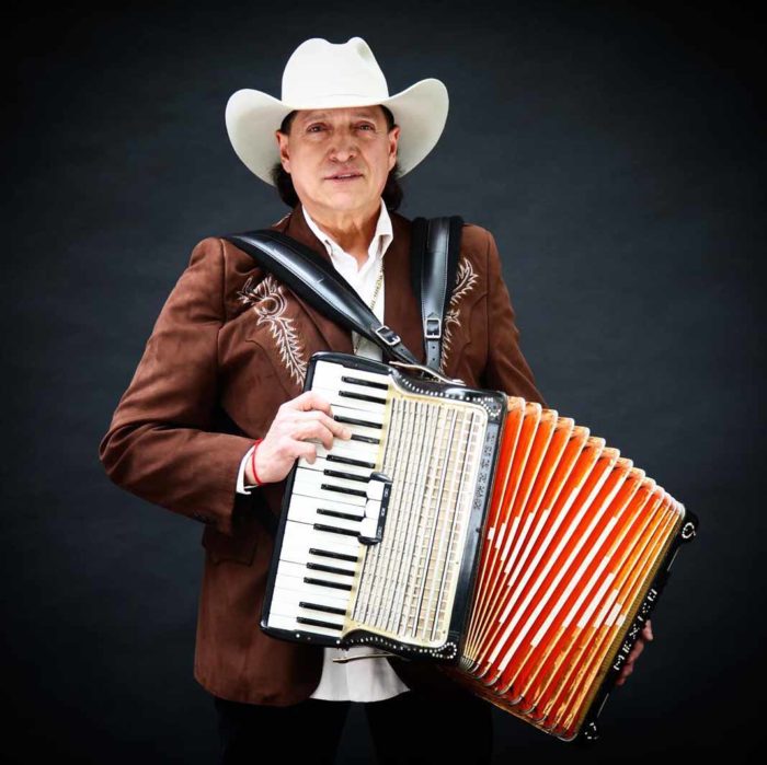 Ramiro niega tener 37 hijos: 'Imagínate, ni entre los 4 broncos completamos  los 37' - Chapin Radios