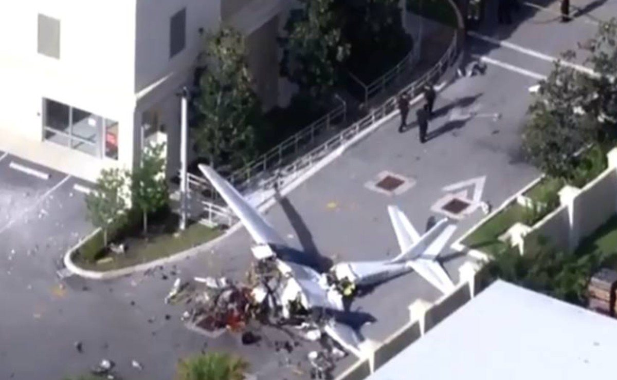 Cae avioneta en un vecindario de Florida y todo queda registrado en ...