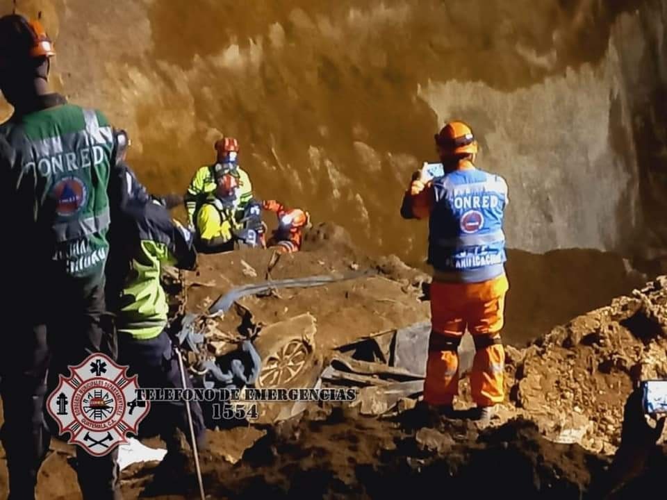 Confirman el hallazgo de madre e hija en el socavamiento de Villa Nueva